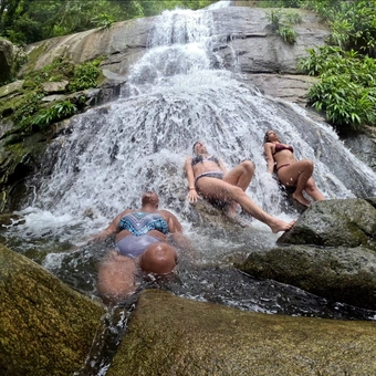 Trilha da Torre 47 | Cachoeira em Bertioga